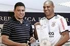 Imagens da apresenta��o do atacante Adriano