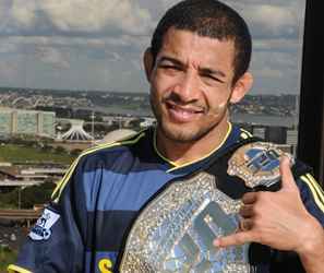 Zé Aldo, dono do cinturão da categoria pena do UFC, veio a Brasília para prestigiar o evento