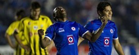 Cruz Azul goleia T�chira e aumenta vantagem no grupo do Corinthians (AFP)