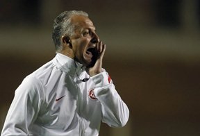 Dorival v� estreia de alto n�vel, mas acha cedo para falar em t�tulo (AFP PHOTO/Jefferson BERNARDES)