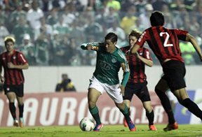 Palmeiras vence o Atl�tico-PR em Barueri e chega � semifinal (Wander Roberto/Vipcomm)