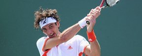 Bellucci derrota Juan Carlos Ferrero e chega �s quartas de final em Nice (Michael Regan/Getty Images/AFP)