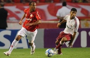 9 - Alecsandro (atacante)
