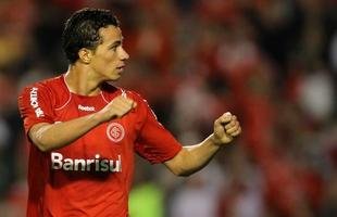 19 - Leandro Dami�o (atacante)
