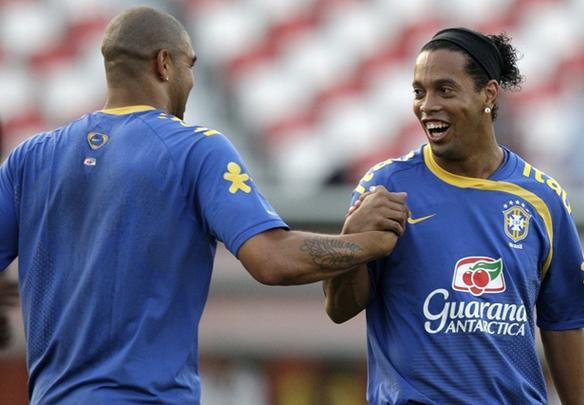 Adriano formou com Ronaldinho, Ronaldo e Kak o quadrado mgico na Copa 2006