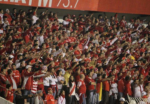 Imagens da partida de volta, pelas oitavas de final da Libertadores: Internacional x Pearol no Beira-Rio