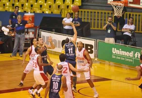 So Jos vence UniCeub/BRB por 98 x 81 e elimina time candango da competio