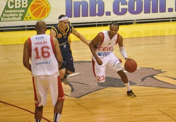 So Jos vence UniCeub/BRB por 98 x 81 e elimina time candango da competio