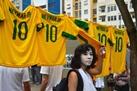 Misto de protestos e empolgação marca o pré-jogo entre Brasil e Espanha