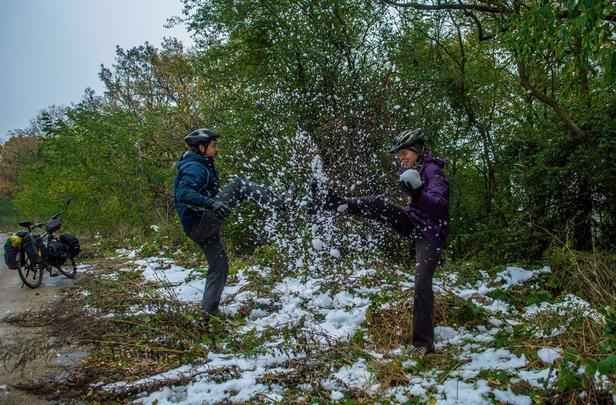 Com o inverno europeu, eles começam a enfrentar o frio e a neve