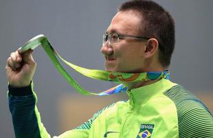 Paulista Felipe Wu conquista prata no tiro olmpico e garante a primeira medalha do Brasil 