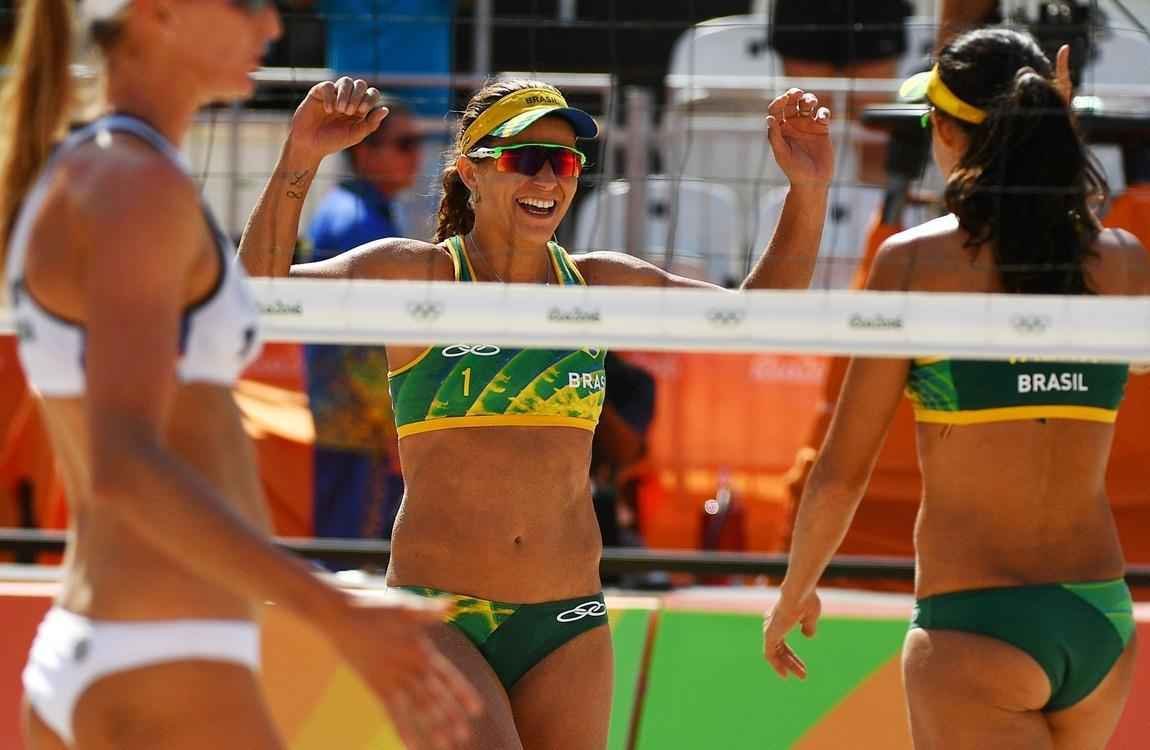 A dupla de vlei de praia Larissa e Talita venceu por 2x0 as russas Ekaterina Birlova e Evgenia Ukolova