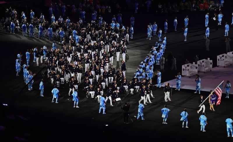 Desfile dos atletas paralmpicos na Cerimnia de Abertura