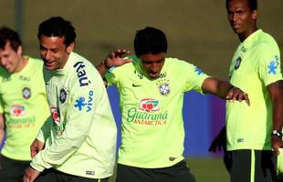 Jogadores em momento de descontrao durante o treino da Seleo Brasileira