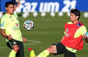 Thiago Silva e Maxwell em fase de preparao para o Mundial