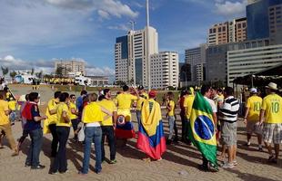 Farra dos colombianos na sada do jogo de hoje: invaso na Torre de TV