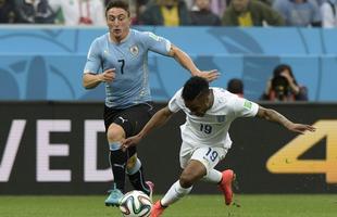 Lance do jogo entre Uruguai e Inglaterra.