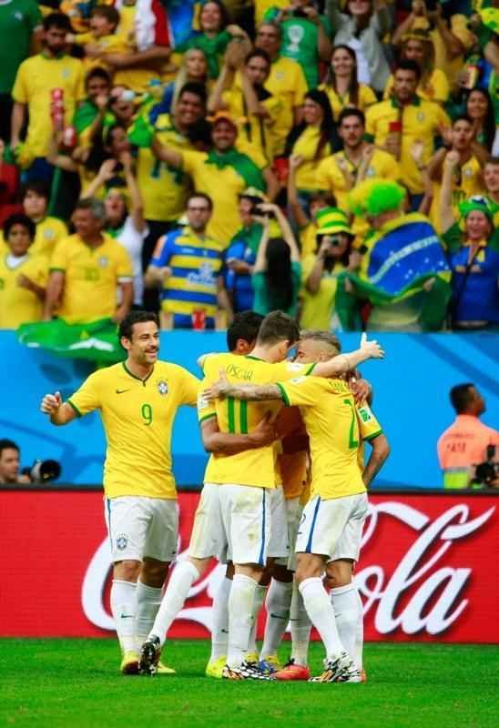Neymar comemora o segundo gol do Brasil contra Camares.