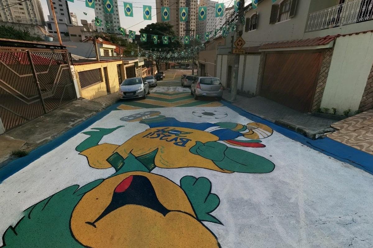 Rua Padre Agostinho Poncet, em So Paulo