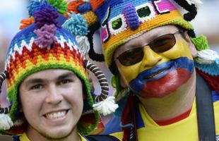 Torcida capricha no visual para o jogo entre Frana e Equador, no Maracan