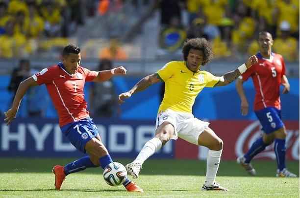 Lance de jogo entre Brasil e Chile