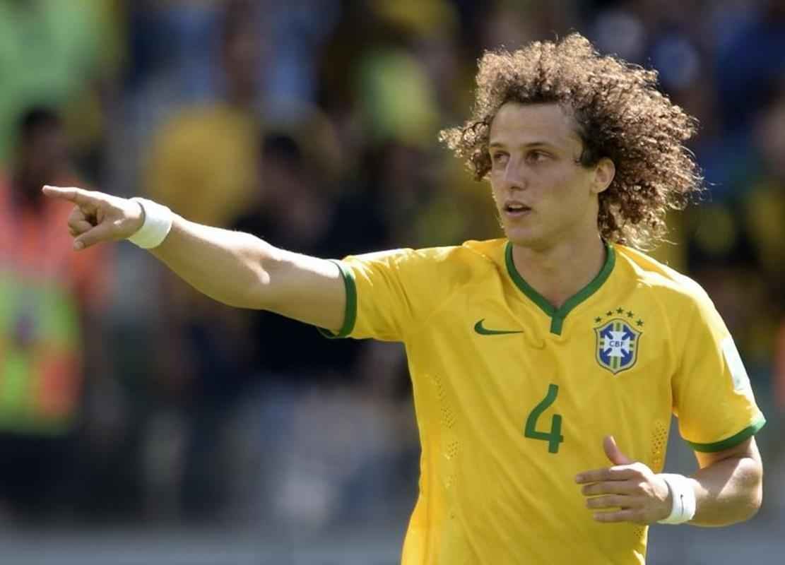 David Luiz comemora aps fazer o primeiro gol contra o Chile