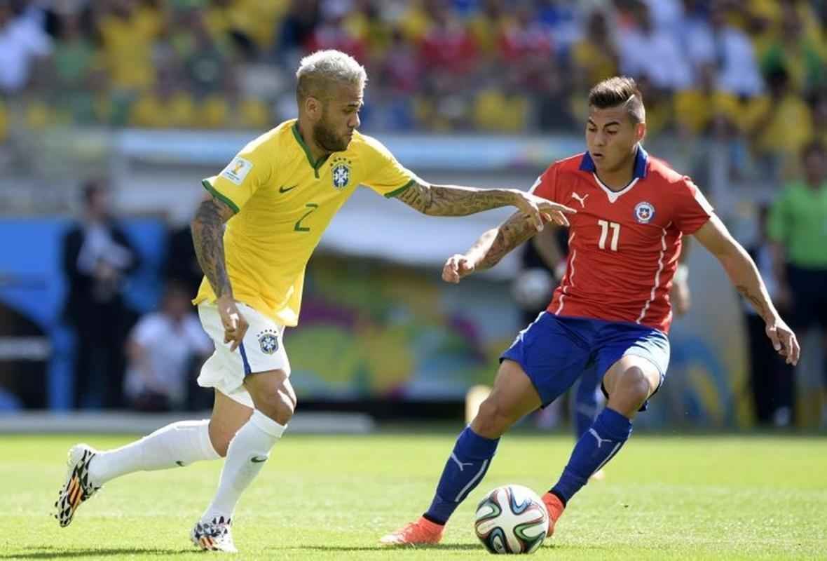 Lance de jogo entre Brasil e Chile