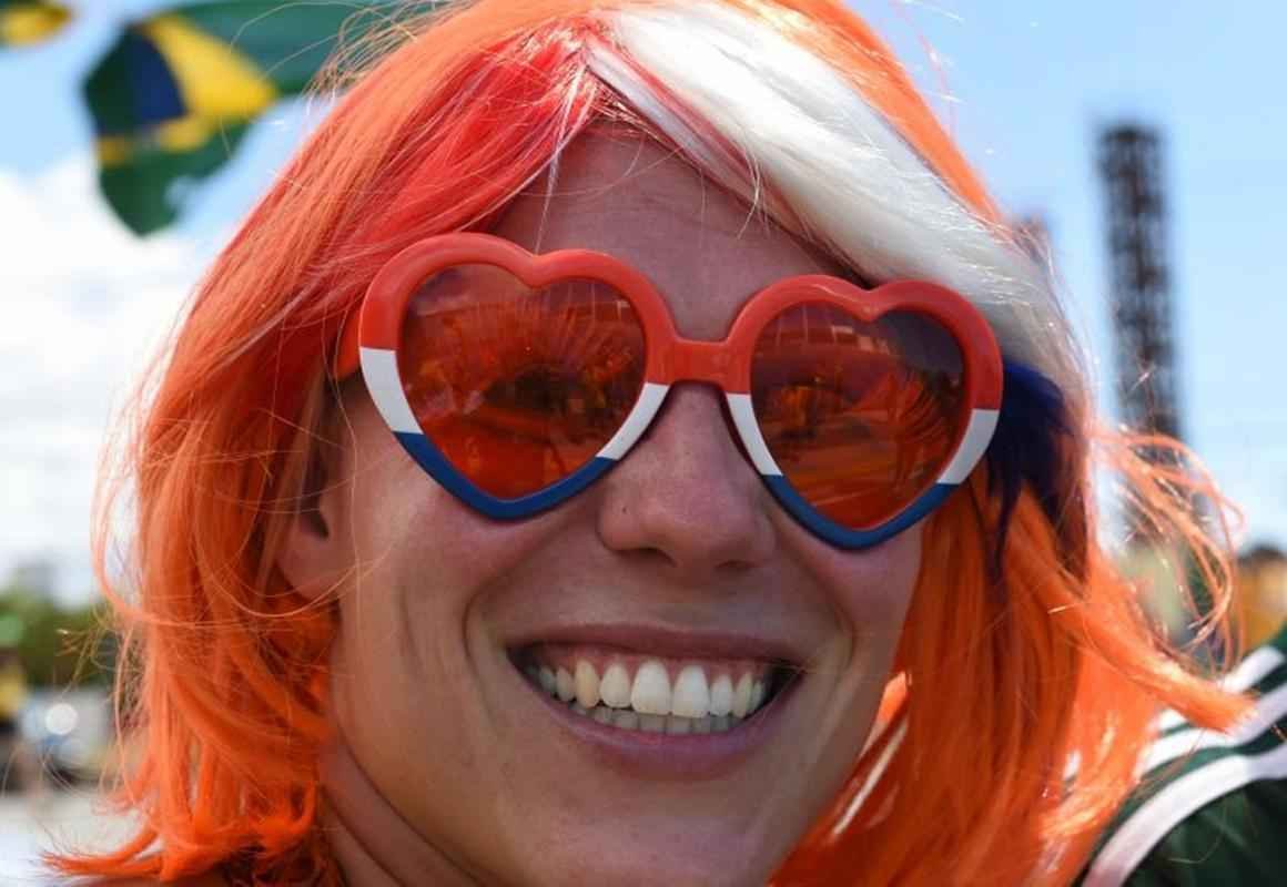 Torcida colorida na Arena Castelo, para a partida entre Mxico e Holanda