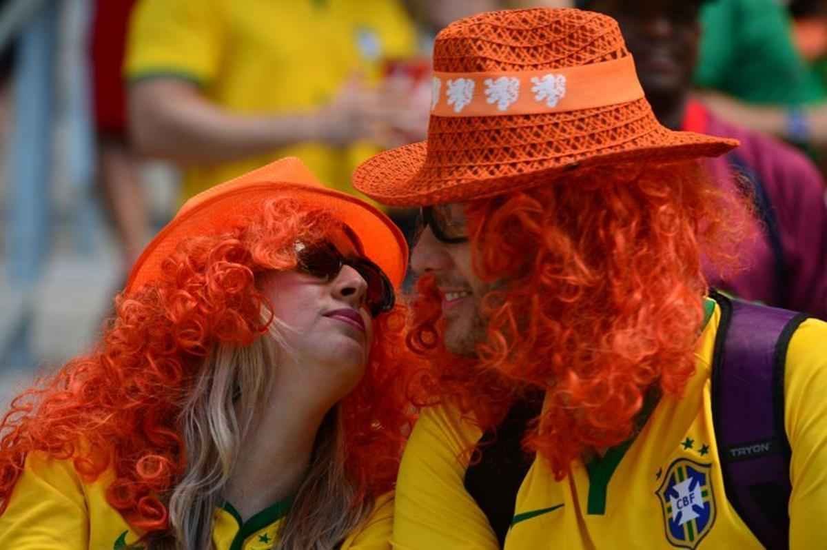 Torcida colorida na Arena Castelo, para a partida entre Mxico e Holanda