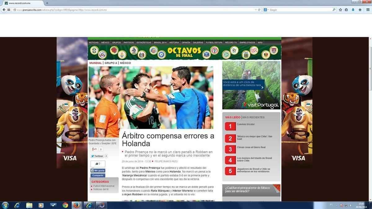 O mexicano Rcord critica a arbitragem do jogo.