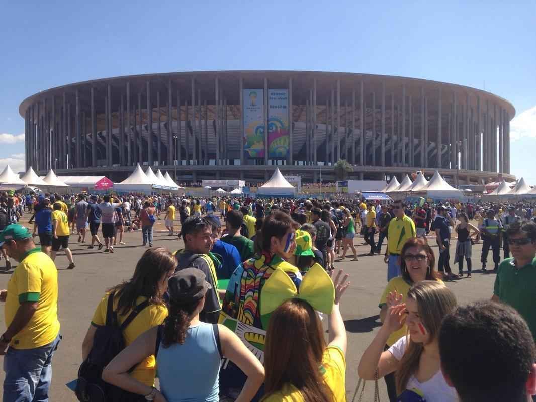 Brasileiros vo ao Man assistir Frana e Nigria
