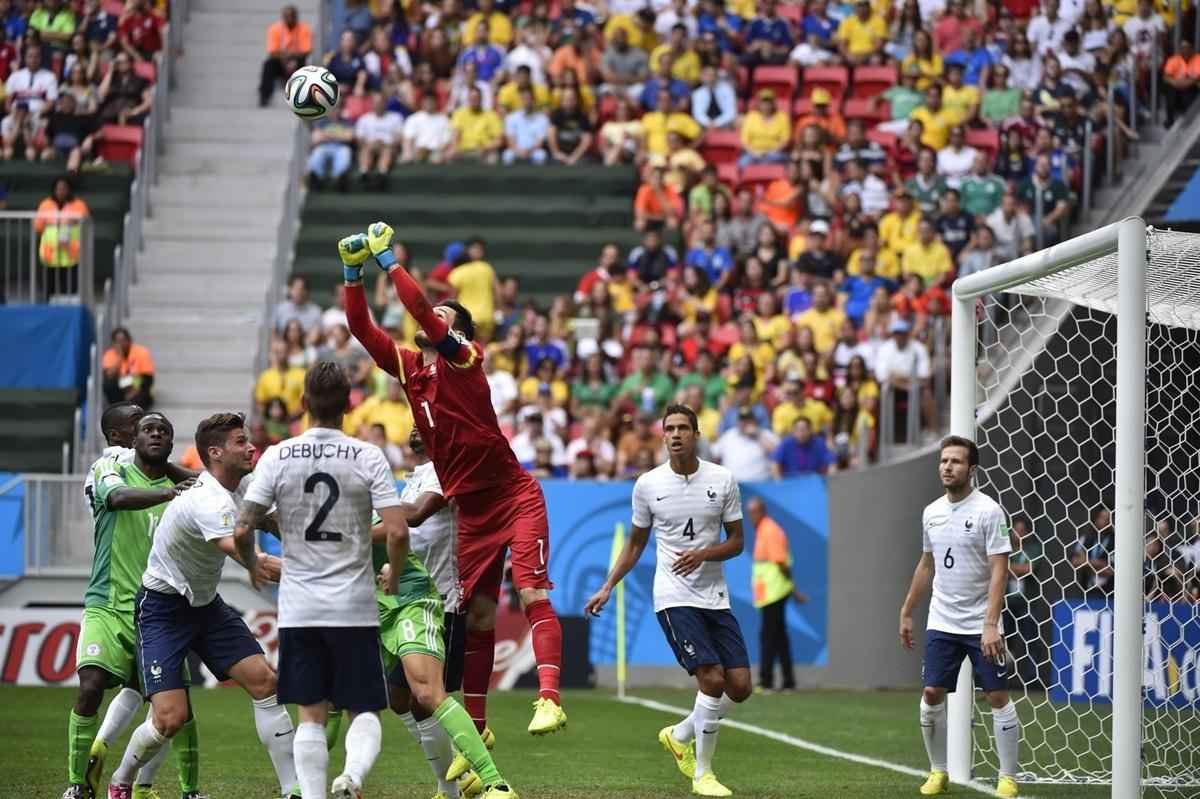 Lance do jogo entre Frana e Nigria no Man Garrincha