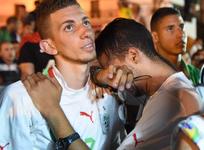 Decepção da torcida argelina depois da derrota para Alemanha
