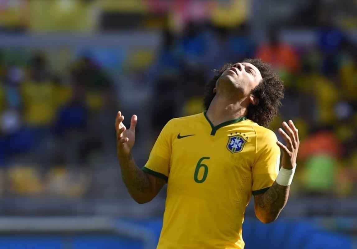 O brasileiro Marcelo foi a primeira vtima de racismo em campo da Copa de 2014. E, contrastando com muitos casos, ele aguentou o desrespeito da torcida. Depois de marcar um gol contra o Brasil, na partida de abertura do torneio, ele foi insultado por alguns usurios de redes sociais, que atriburam a falha em jogo  cor de sua pele.