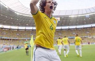 David Luiz garantindo o prximo feriado dos brasileiros