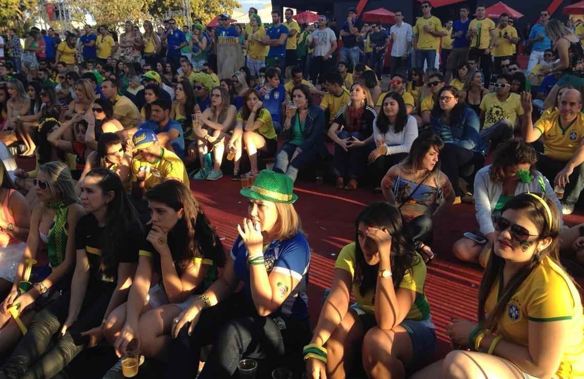 Torcida no evento Santa Copa