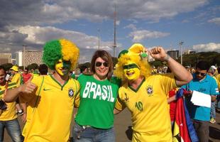 Brasileiros aguardam a partida