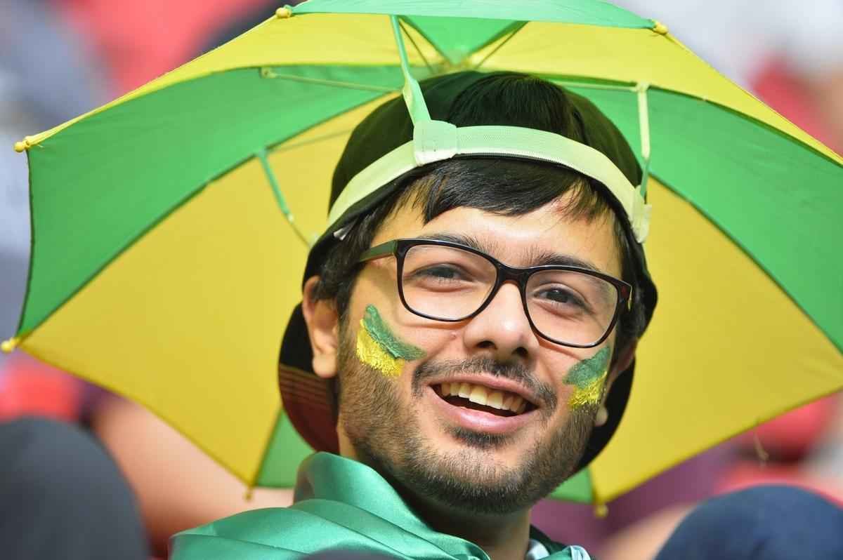 Guarda-chuva verde e amarelo para torcer pelo Brasil