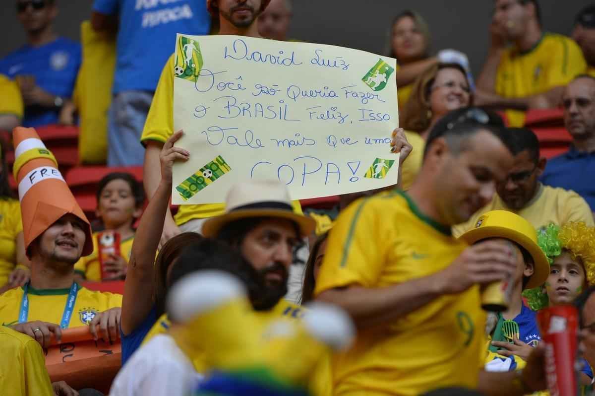 Mensagem de carinho para David Luiz, que s queria fazer o Brasil feliz