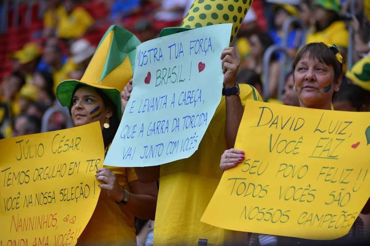 Mensagens de apoio a David Luiz e Julio Cesar
