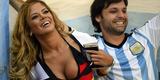 A torcedora alem levou a torcida  loucura no Maracan, aps tirar a blusa e ficar apenas de biquni na final da Copa do Mundo