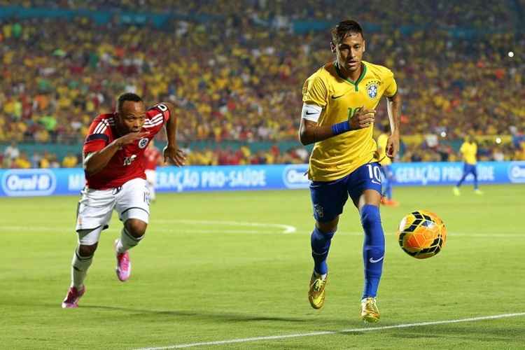 Com um a mais, Brasil vence na reestreia de Dunga com golaço de Neymar -  Superesportes