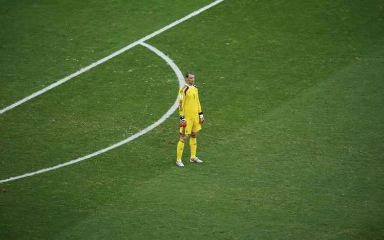 Messi recebe Bola de Ouro da Copa-2014; Neuer é o melhor goleiro