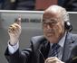 Blatter apela a 'esprito de equipe' para solucionar problemas na Fifa
