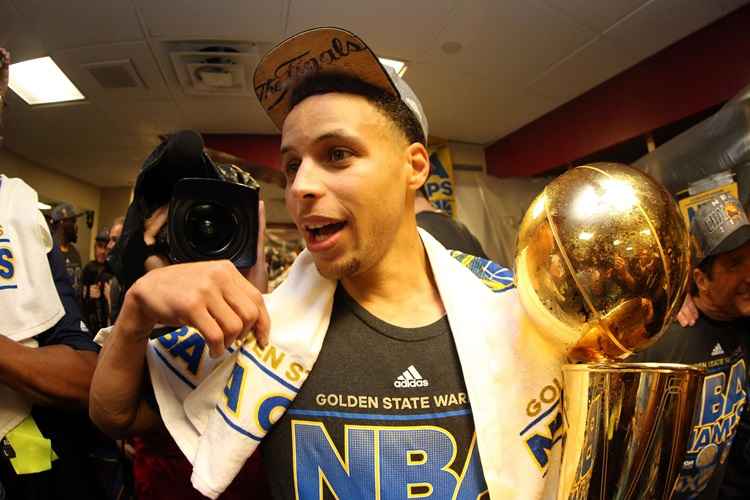 Stephen Curry é o maior vencedor da temporada da NBA