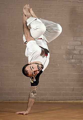 Aru Capoeira/Divulgao