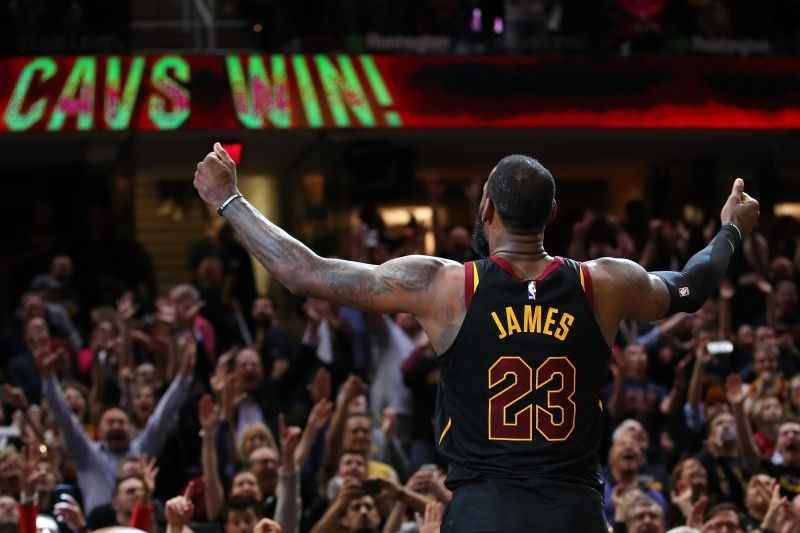 NBA: quem leva a melhor entre LeBron James e Steph Curry? Veja números do  duelo