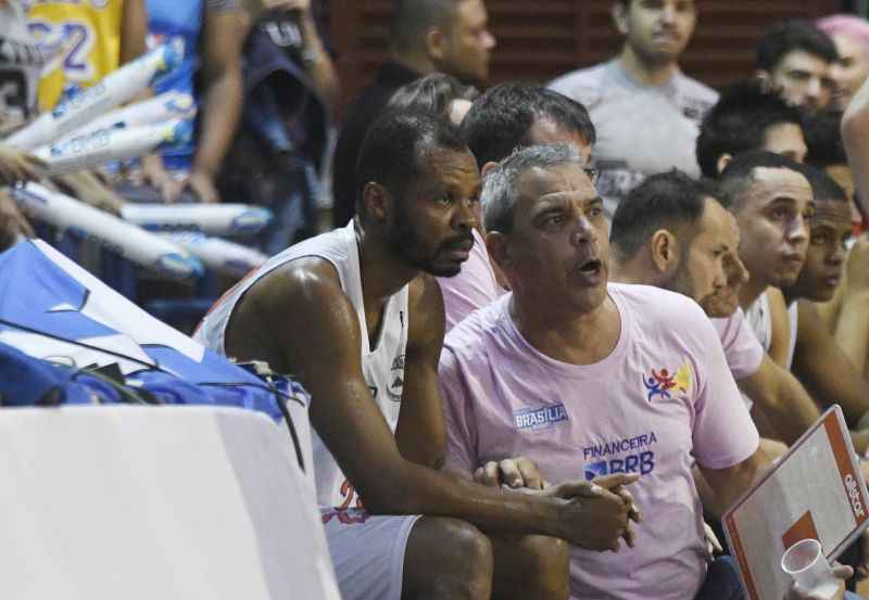 Sem Nezinho, Universo/Brasília recebe o Bauru, pelo NBB, na Asceb - Super Esportes - DF